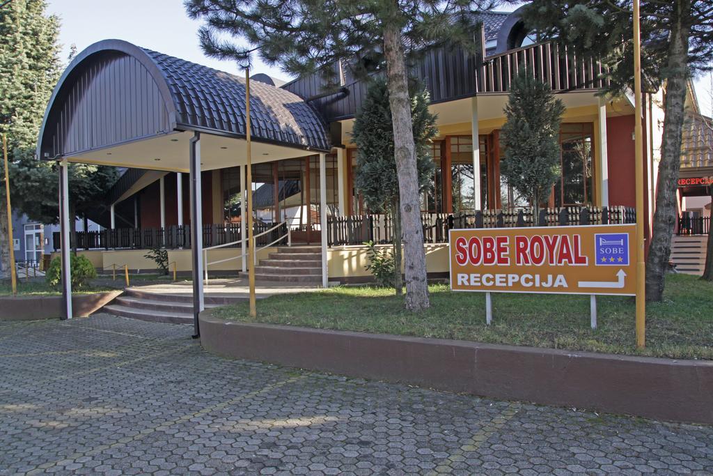 Guest House Royal Čakovec エクステリア 写真