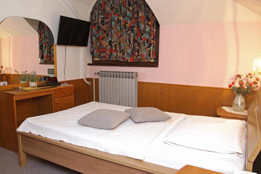 Guest House Royal Čakovec エクステリア 写真