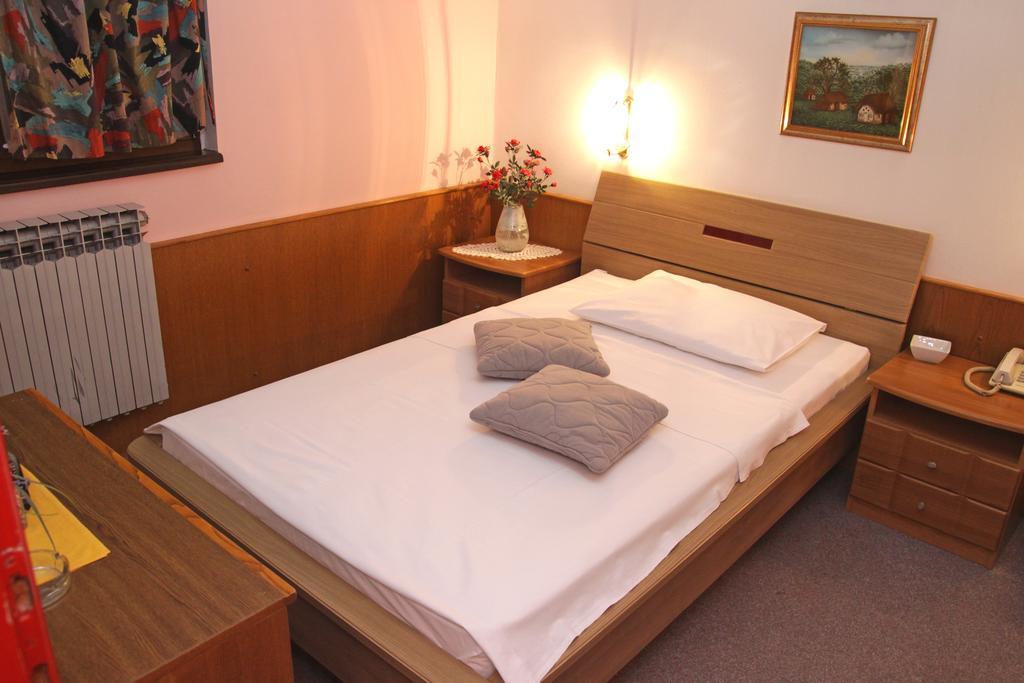 Guest House Royal Čakovec エクステリア 写真