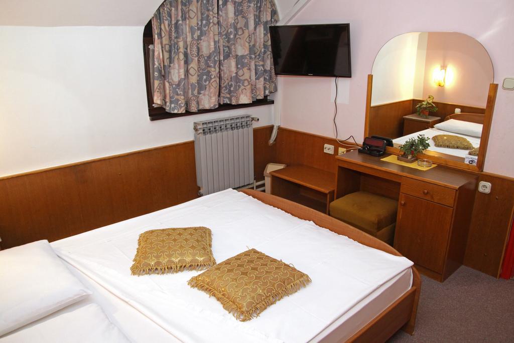 Guest House Royal Čakovec エクステリア 写真