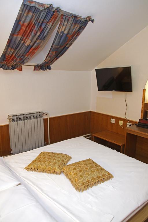 Guest House Royal Čakovec エクステリア 写真